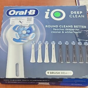 Oral-B iO Deep Clean Electric Toothbrush Heads - White and Blue